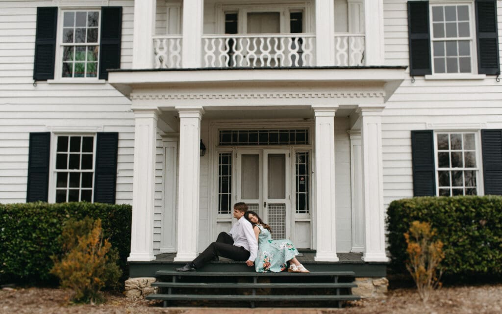 If you're looking for a Raleigh engagement photographer, you've come to the right place! Here are the best engagement photo locations in Raleigh

